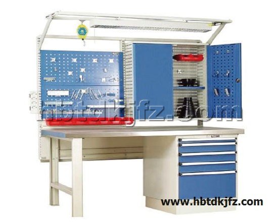 點(diǎn)擊查看商品:防靜電工作臺(tái)