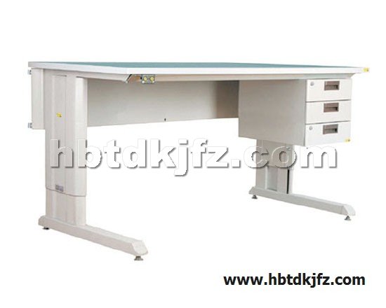 點(diǎn)擊查看商品:防靜電工作臺(tái)